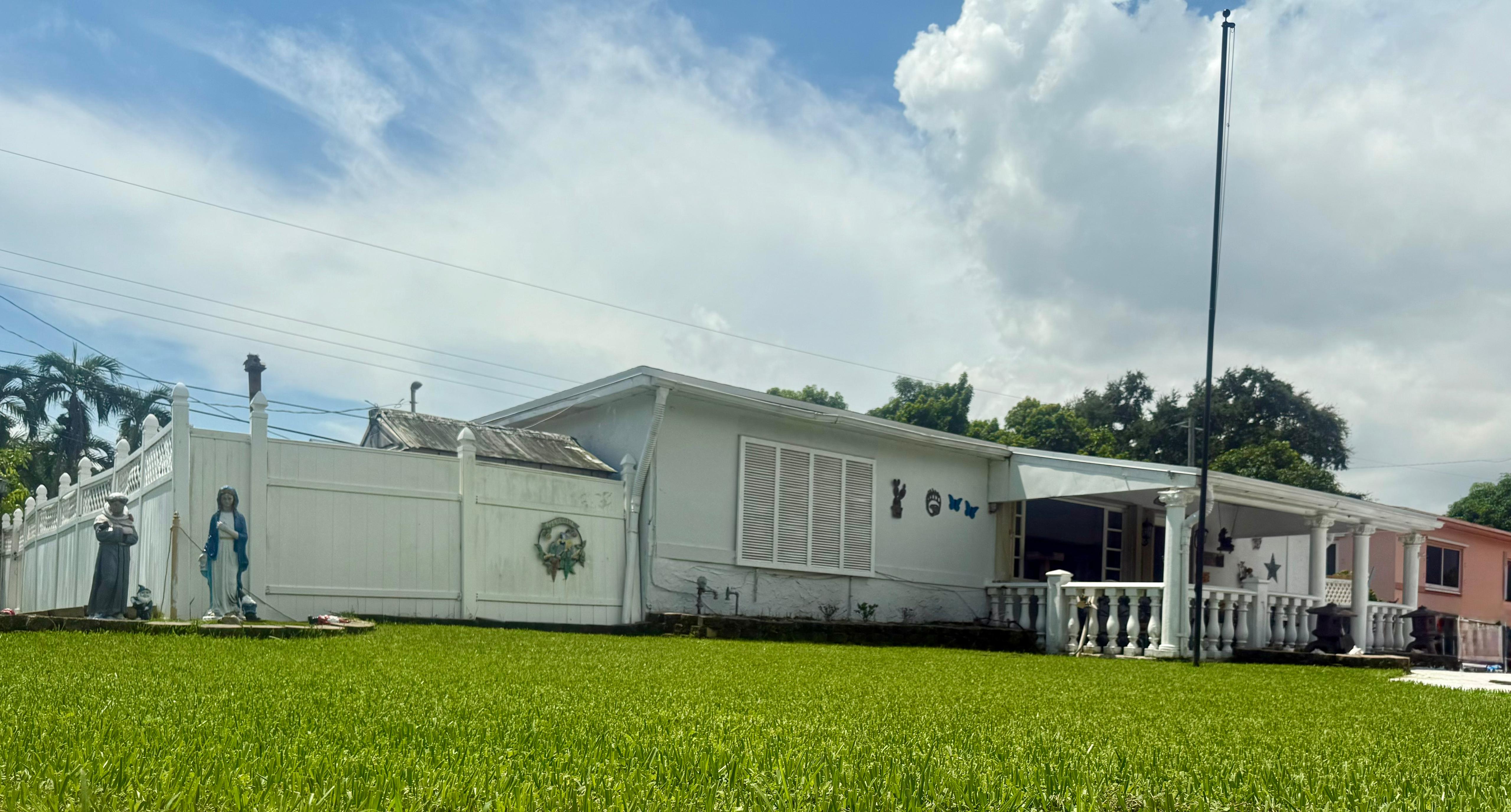 Front elevation with circular driveway